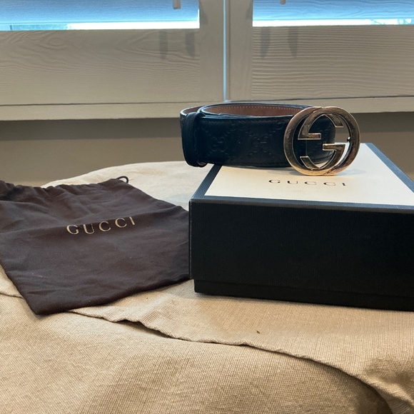 Vintage Gucci women’s black leather monogrammed belt main image 5